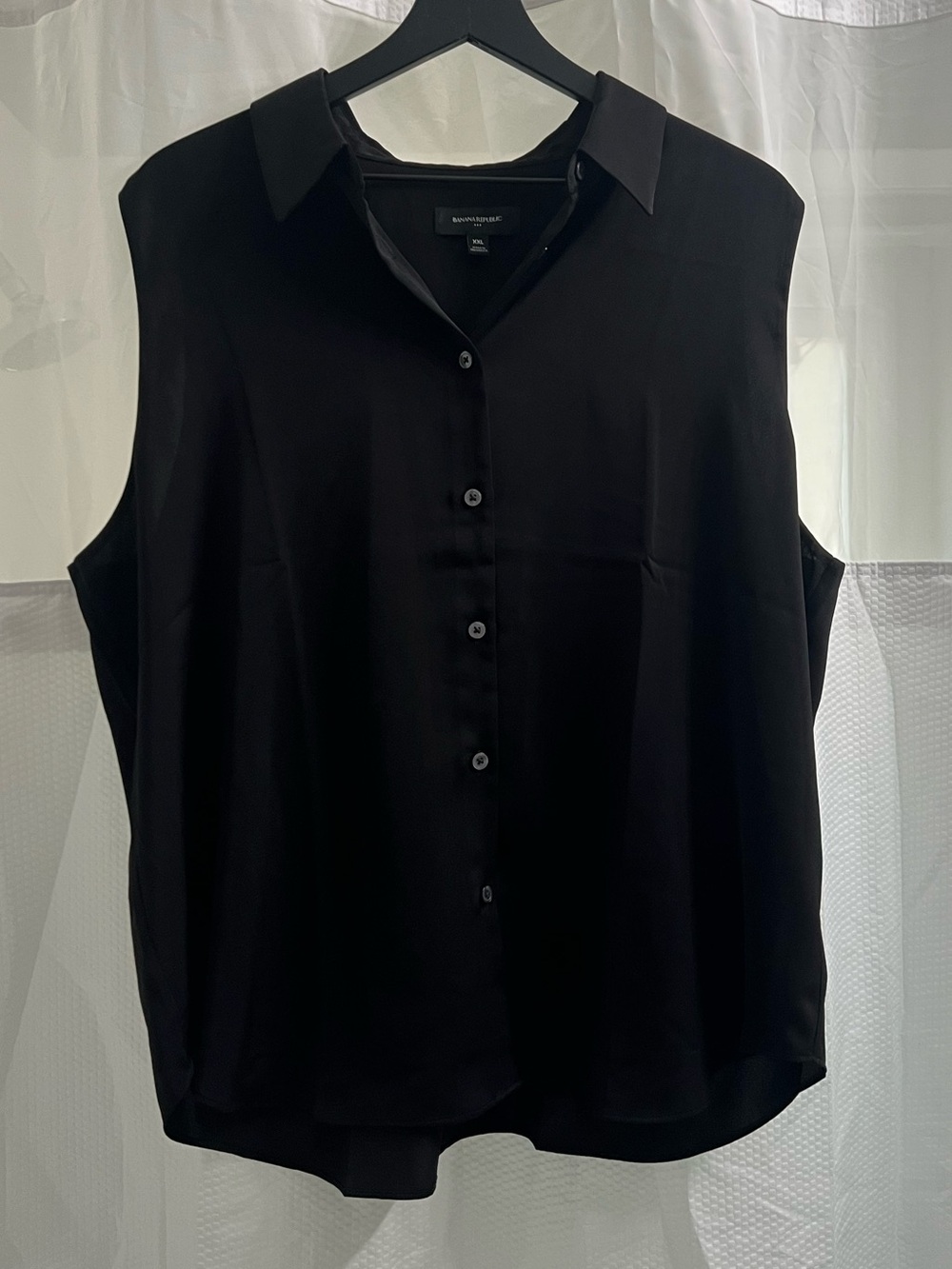 Banana Republic sleeveless button down black XXL